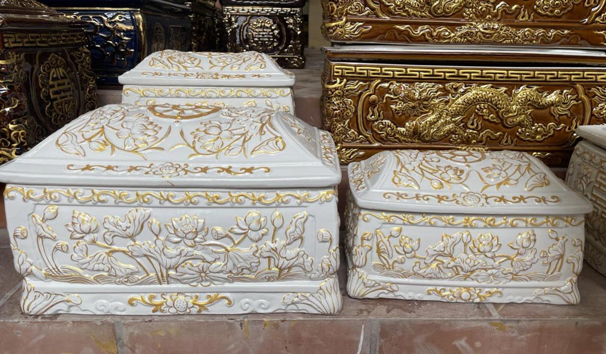 tieu-quach-su-trang-ve-hoa-sen-2