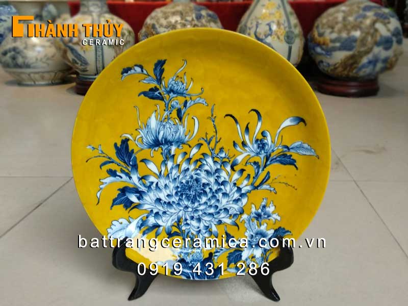 Đĩa cảnh hoa Cúc trường thọ nền vàng 30 cm