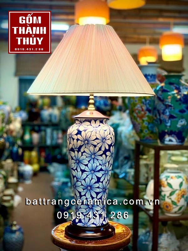 Đèn ngủ gốm hoa men xanh lam
