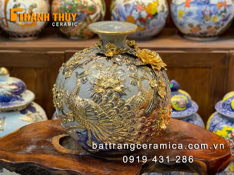 Bình hút tài lộc Công Đào đắp nổi vàng 24k