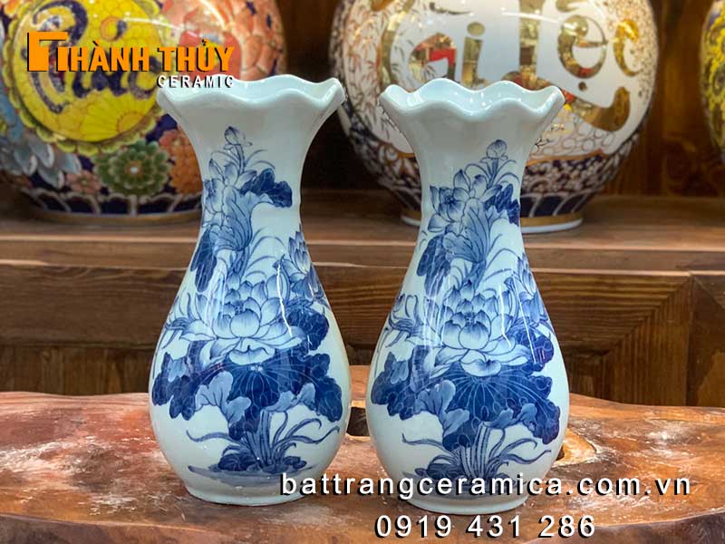 Bình hoa bàn thờ vẽ hoa sen cao 27cm
