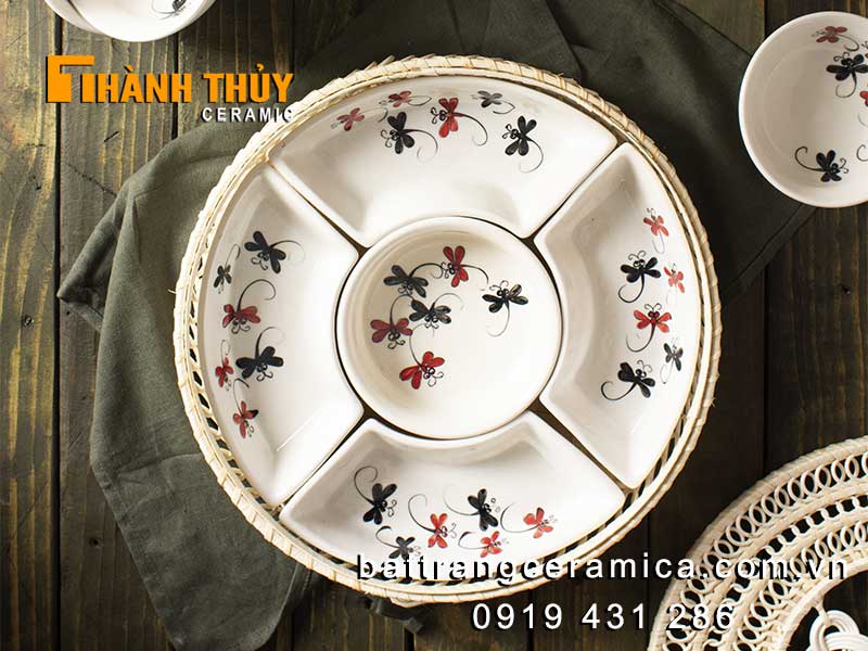 Khay để bánh kẹo tết vẽ chuồn chuồn ớt