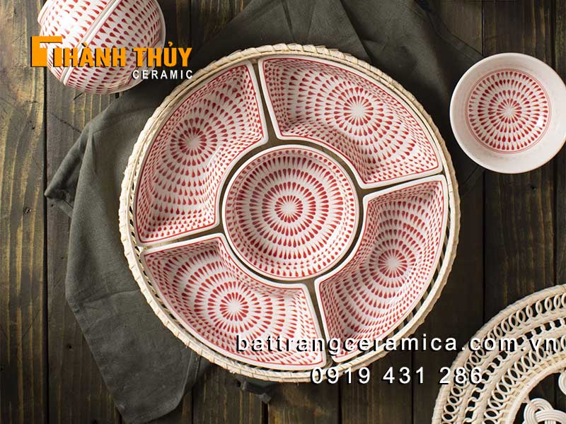 khay-mut-su-bat-trang-ve-hoa-cuc-tay-do-2