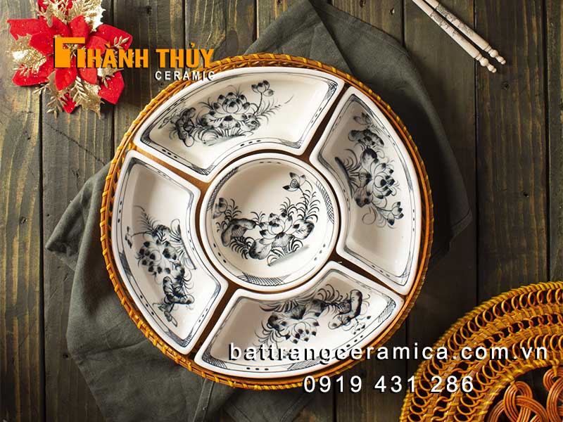Khay mứt tết Bát Tràng vẽ hoa sen
